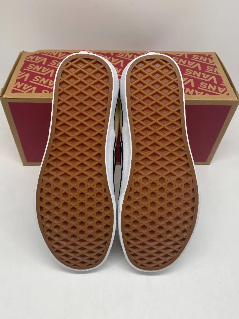 VANS CLASSIC SLIP-ON BLACK/WHITE CHECKERBOARD US MEN SIZE 5.5